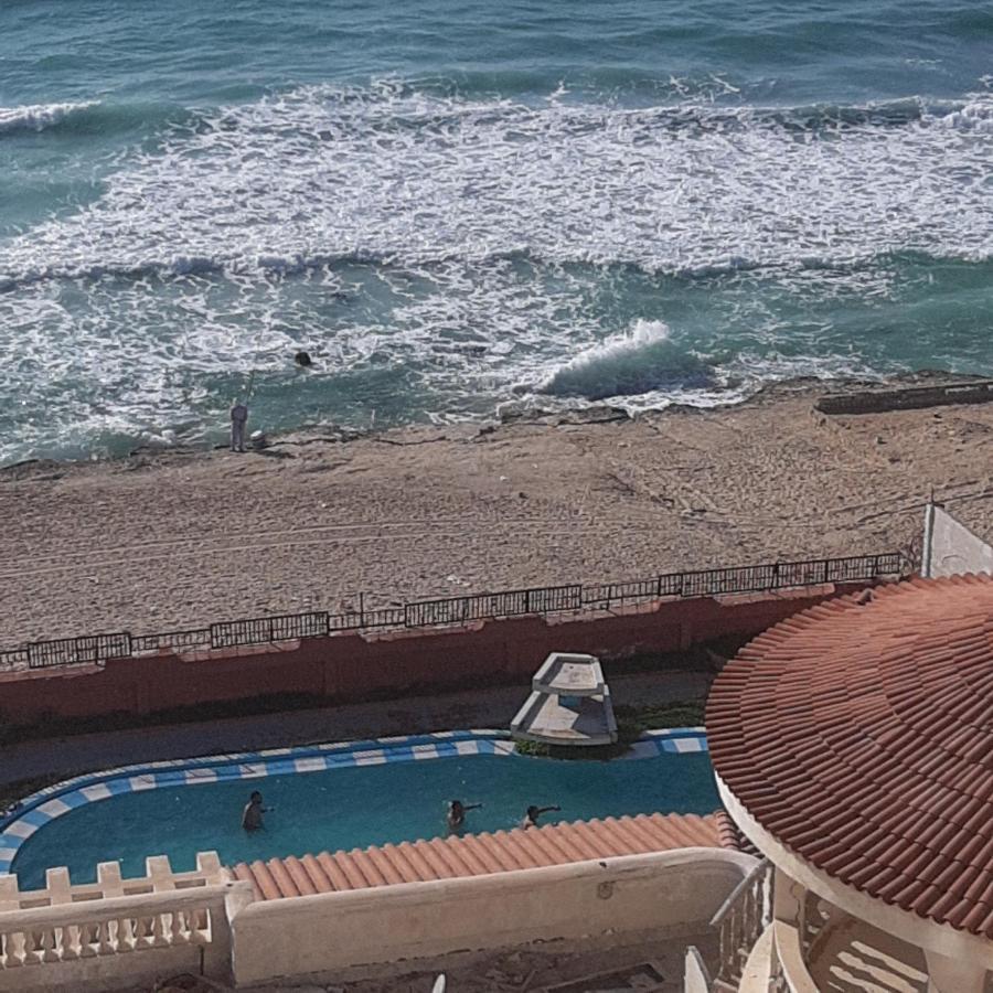 Panorama Apartment With A Charming Sea And Swimming Pool View Near Alexandria With Free Wifi شقة باطلالة ساحرة على البحر وحمام السباحة 外观 照片
